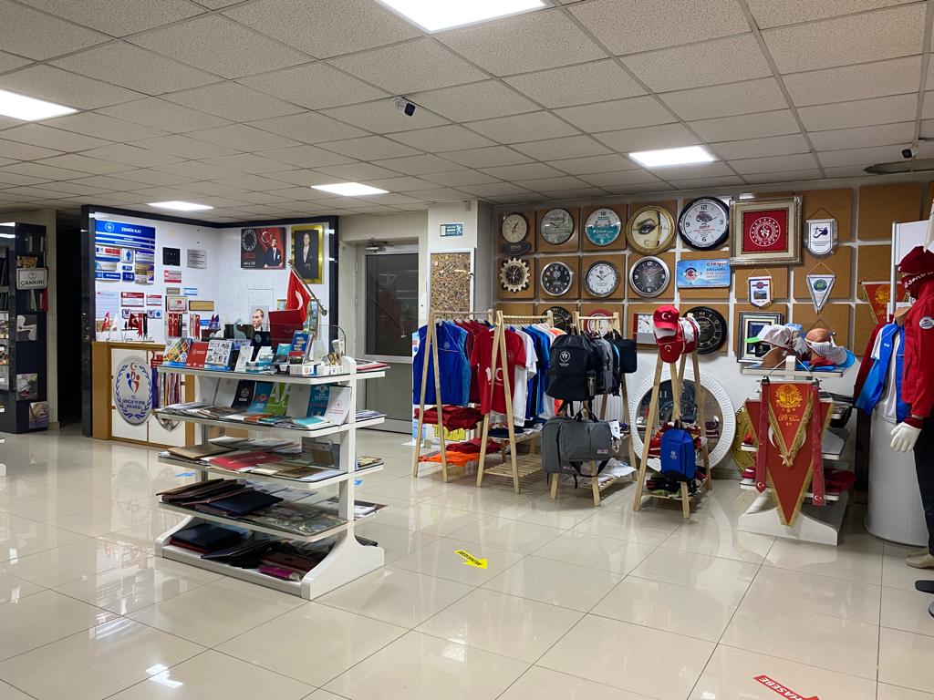 SHOWROOM 2