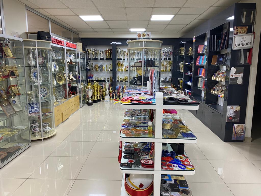 SHOWROOM 3